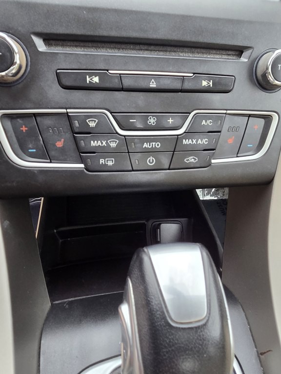 2016 Ford Fusion Image 25