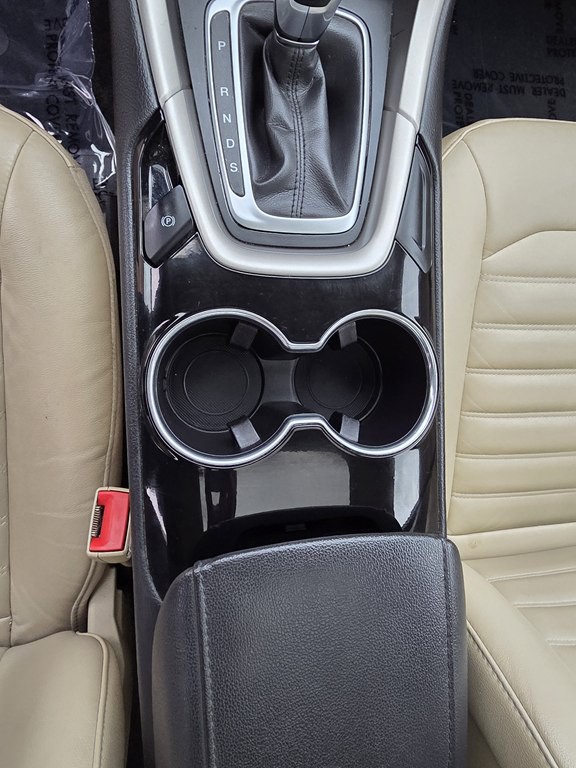 2016 Ford Fusion Image 26