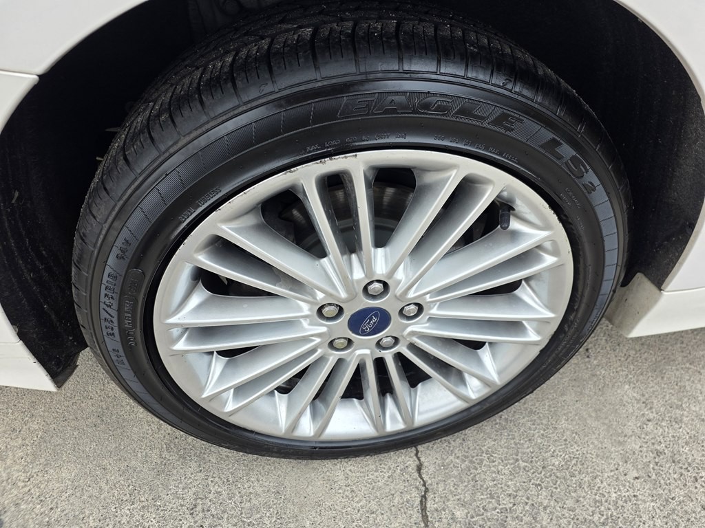 2016 Ford Fusion Image 28