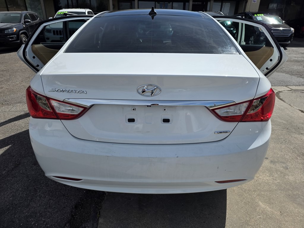 2013 Hyundai Sonata Image 8