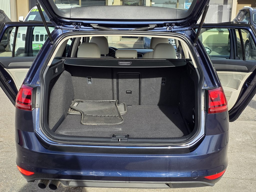 2016 Volkswagen Golf Image 10