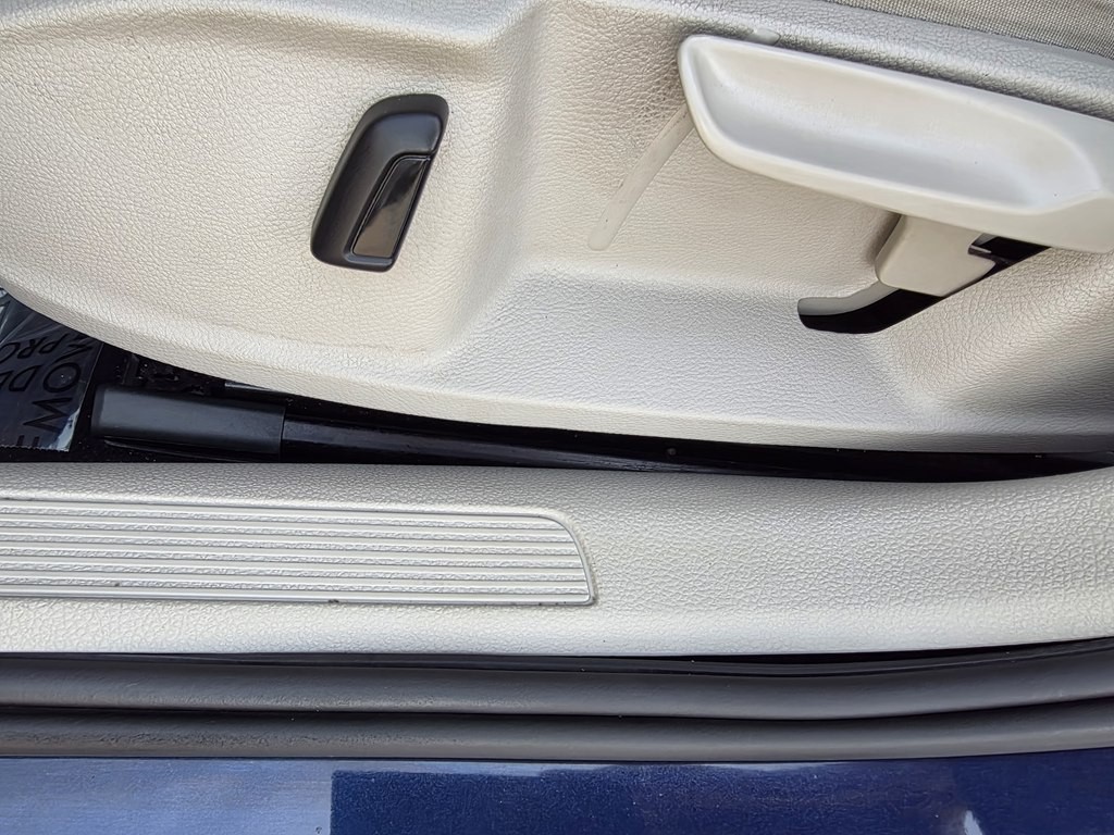 2016 Volkswagen Golf Image 18