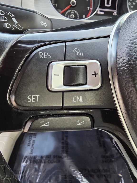 2016 Volkswagen Golf Image 21