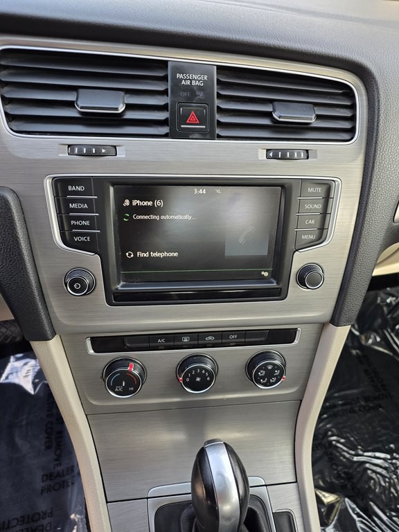 2016 Volkswagen Golf Image 23