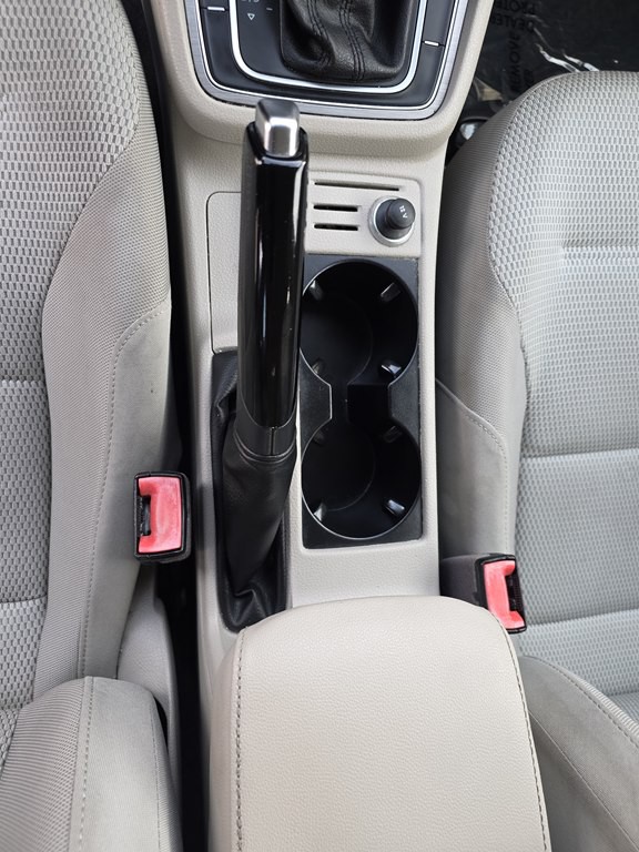 2016 Volkswagen Golf Image 26