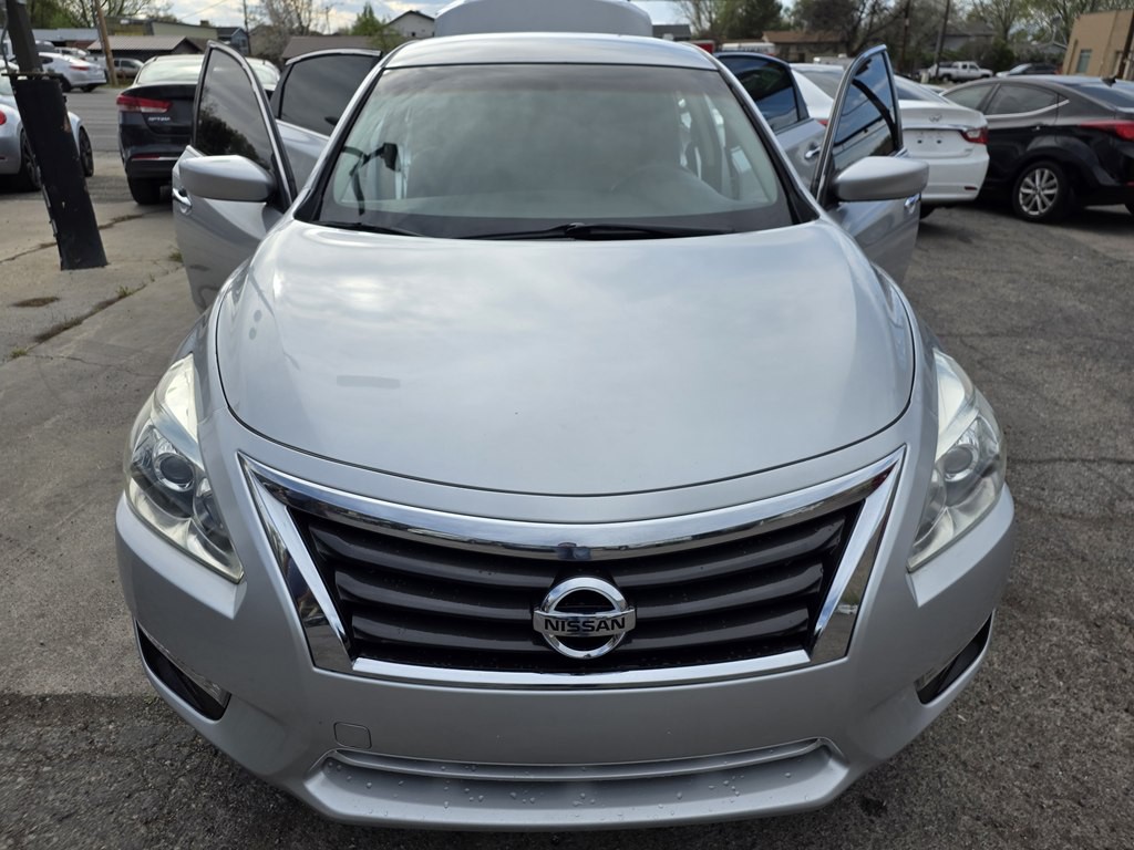 2014 Nissan Altima Image 4