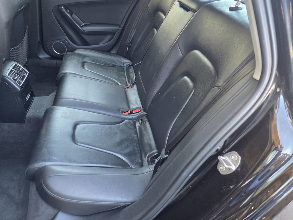 2016 Audi A4 Image 17