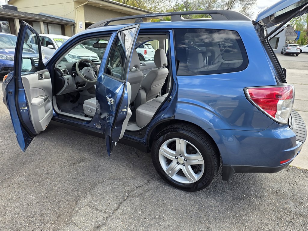 2010 Subaru Forester Image 9