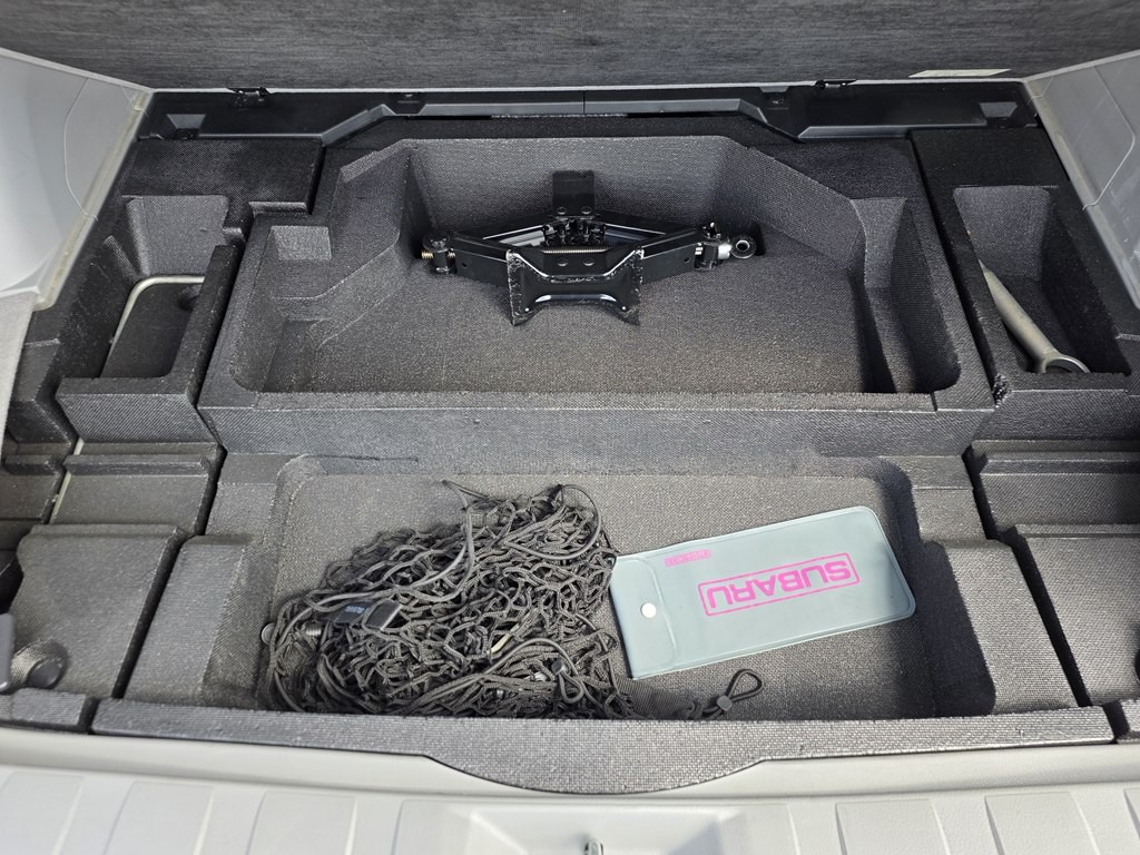 2010 Subaru Forester Image 12