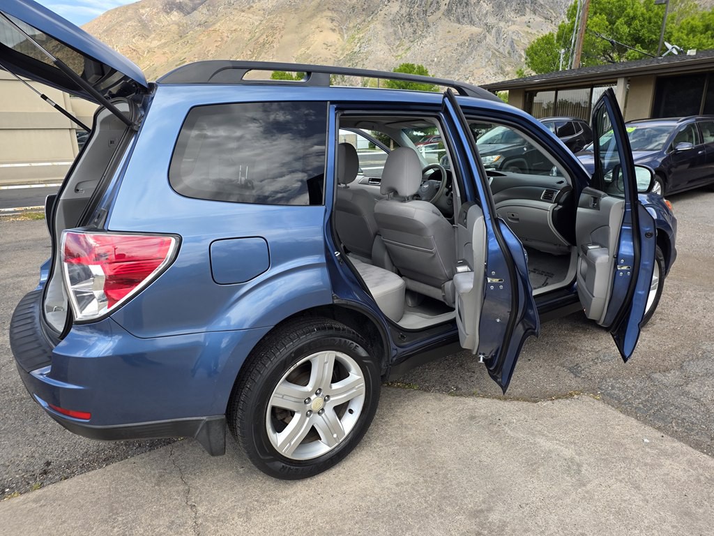 2010 Subaru Forester Image 13