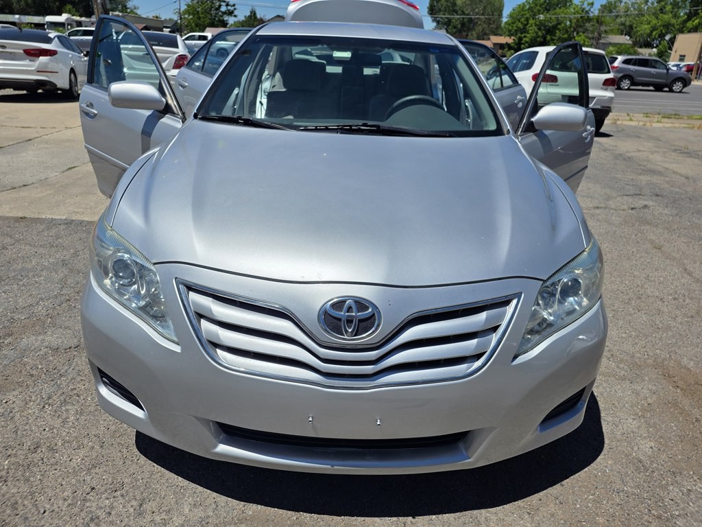 2010 Toyota Camry Image 4
