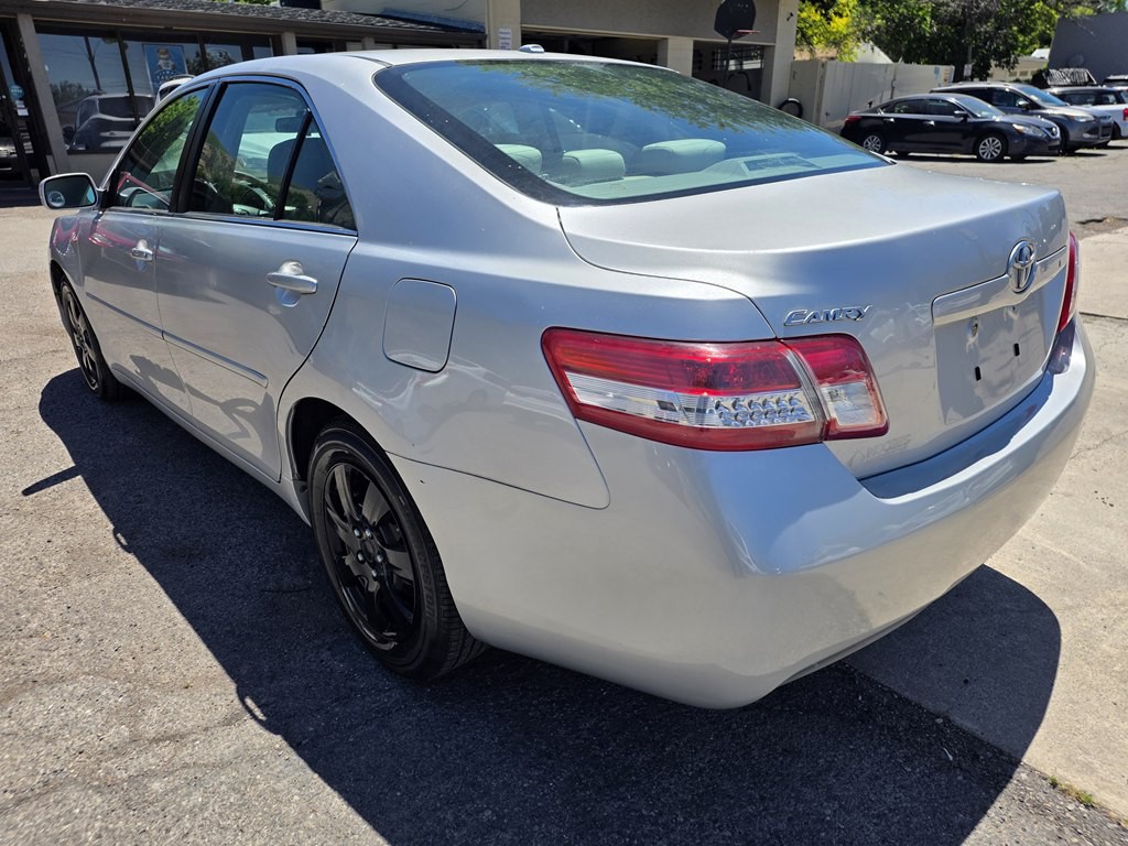 2010 Toyota Camry Image 6