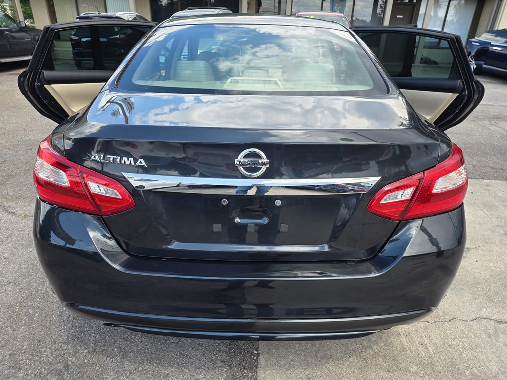2016 Nissan Altima Image 7