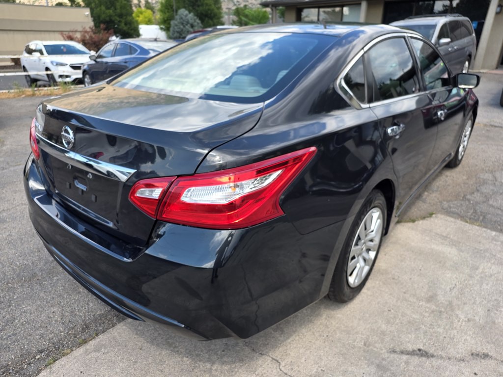 2016 Nissan Altima Image 9