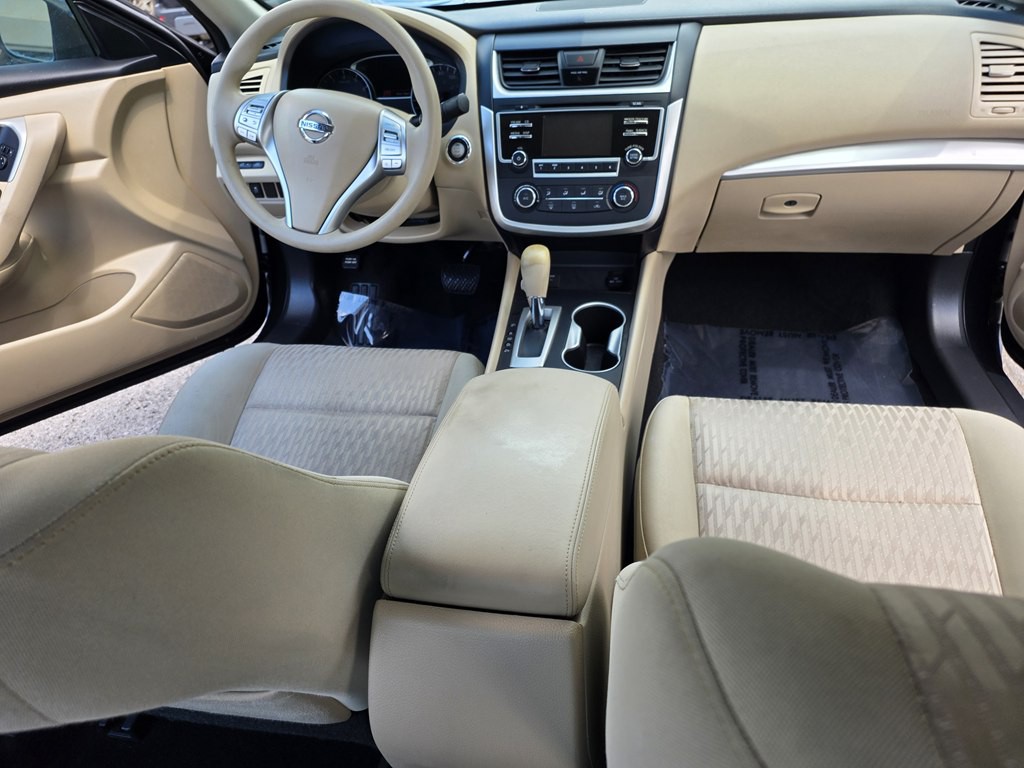 2016 Nissan Altima Image 12
