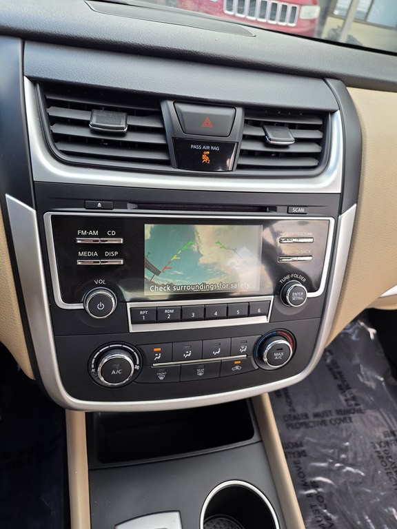 2016 Nissan Altima Image 17