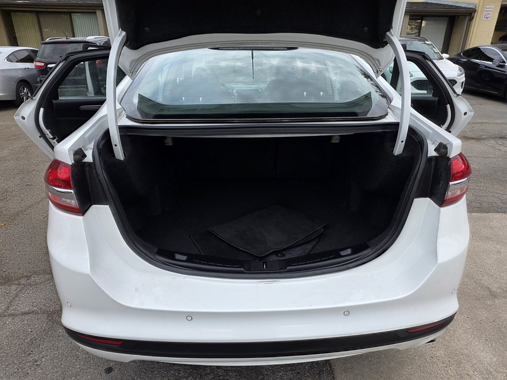 2017 Ford Fusion Image 10