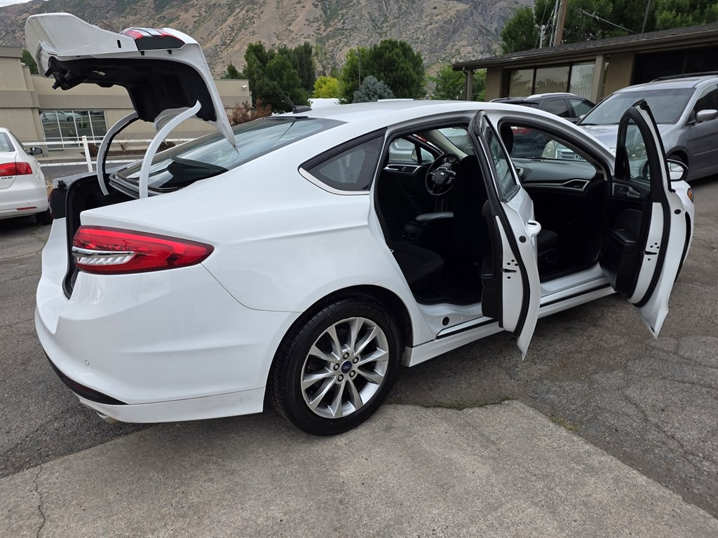 2017 Ford Fusion Image 11