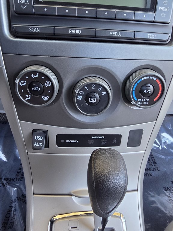 2012 Toyota Corolla Image 21