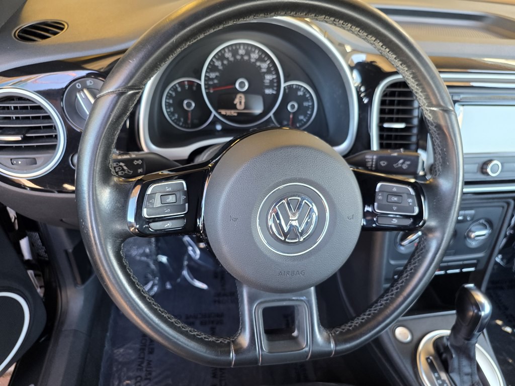 2012 Volkswagen Beetle Image 18
