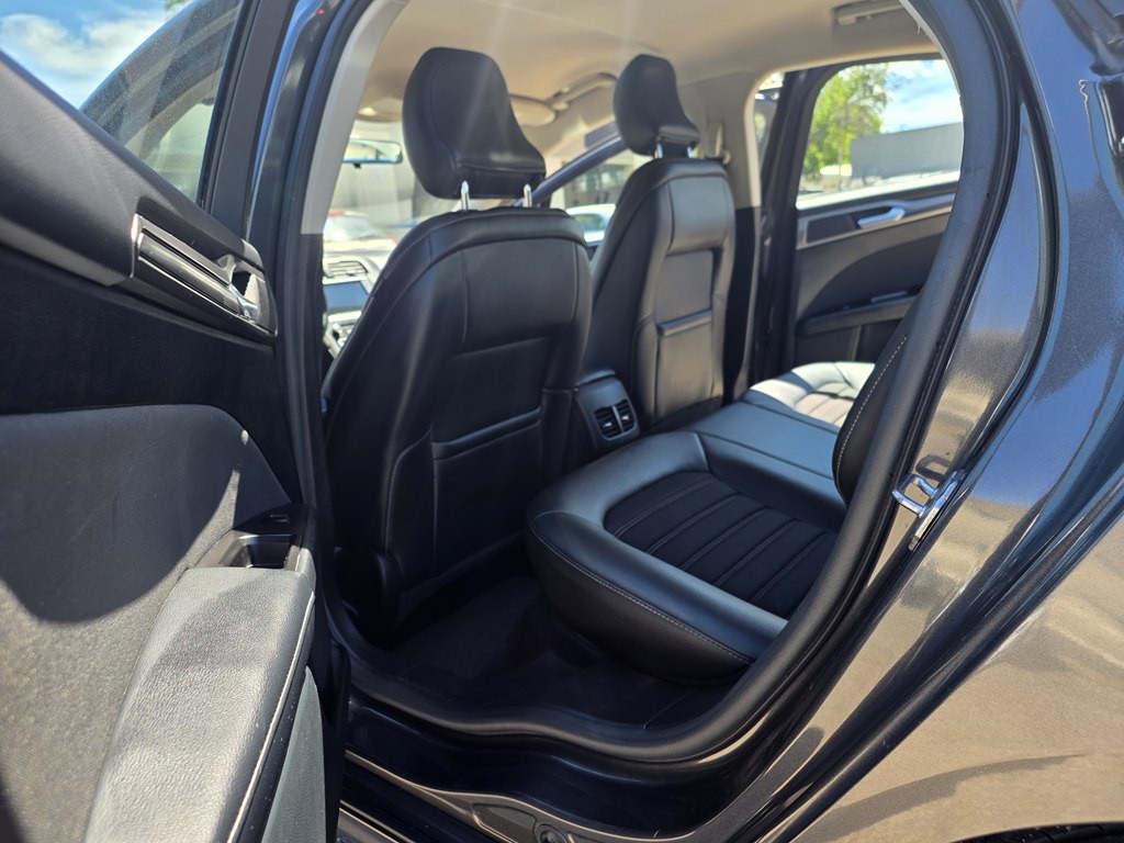 2017 Ford Fusion Image 18