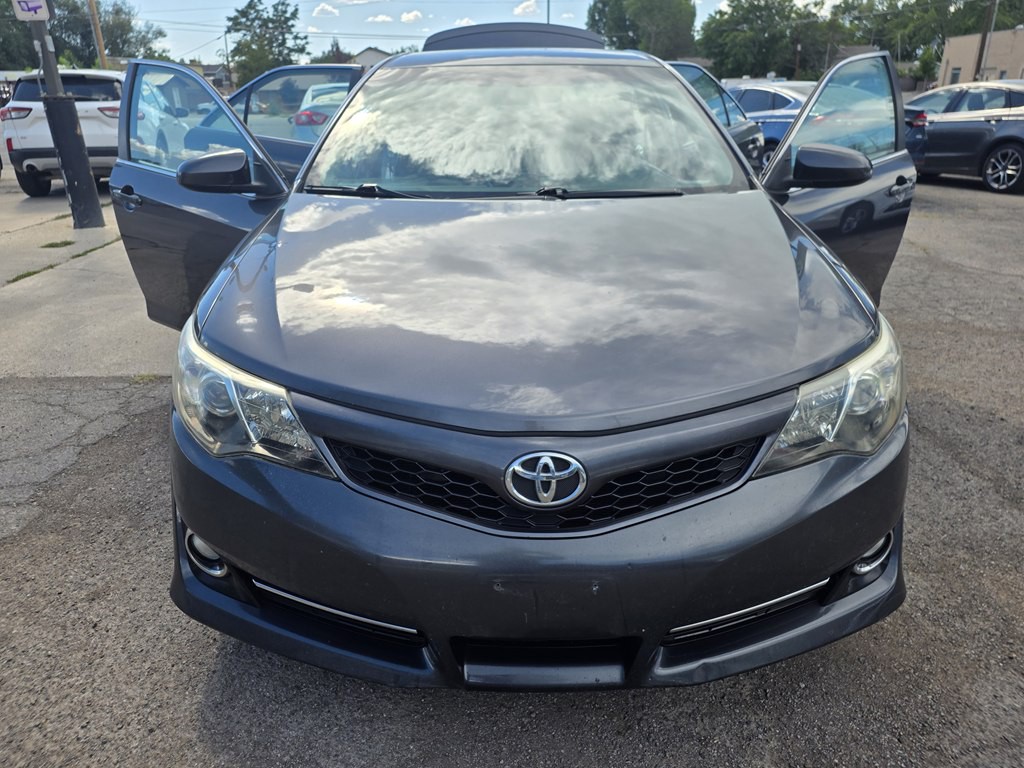 2012 Toyota Camry Image 4