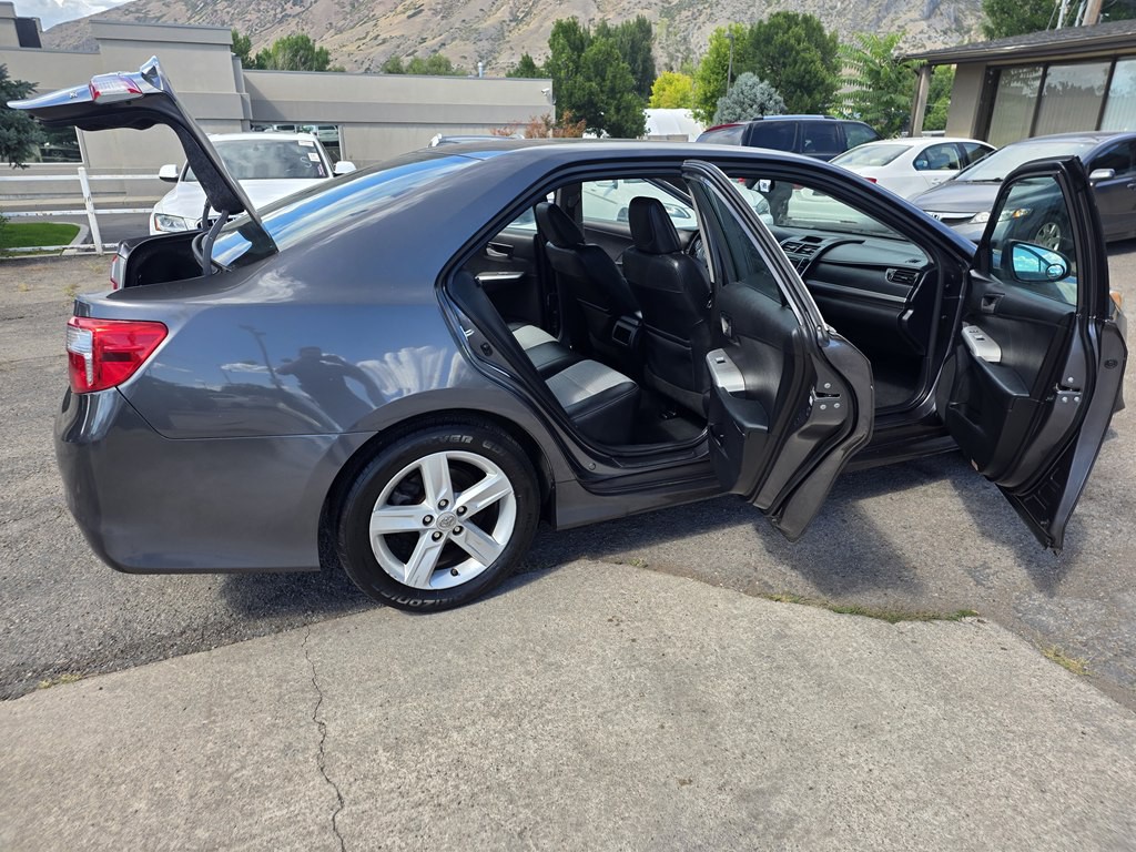2012 Toyota Camry Image 11
