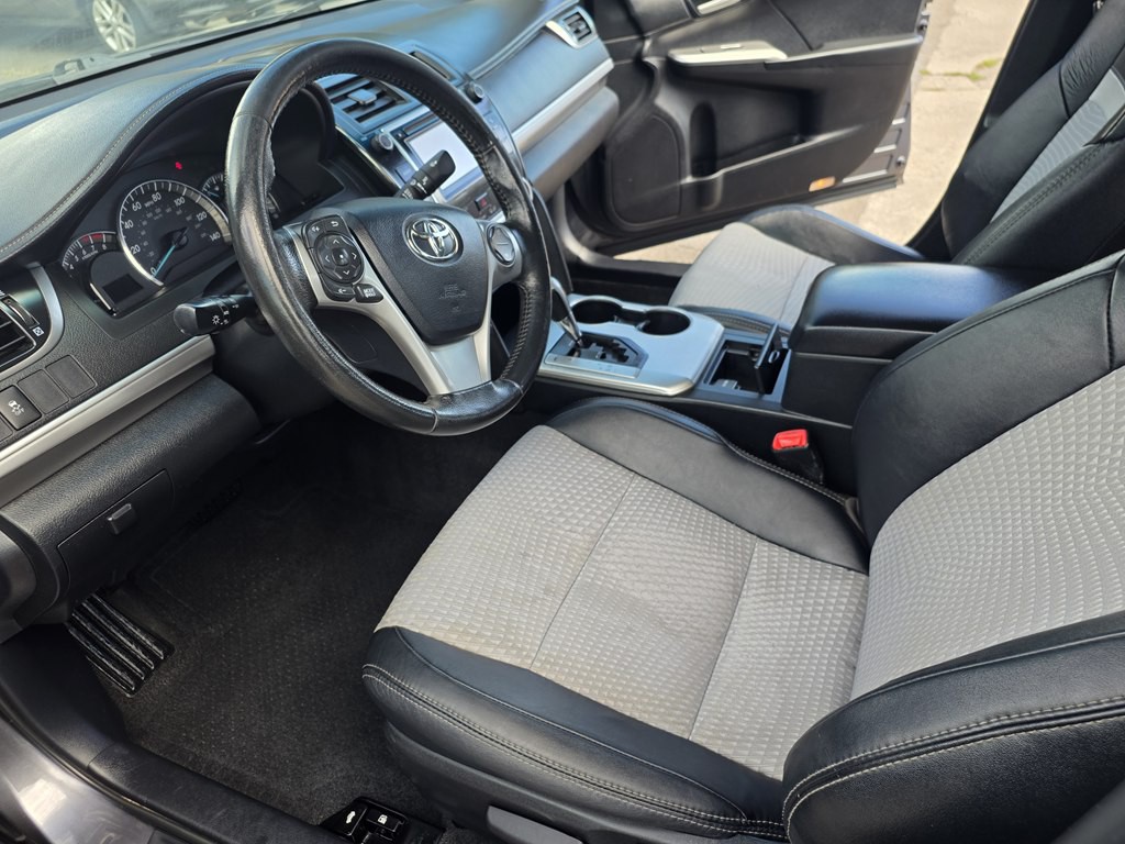 2012 Toyota Camry Image 12