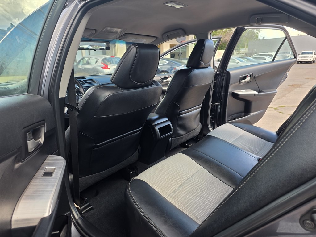2012 Toyota Camry Image 18