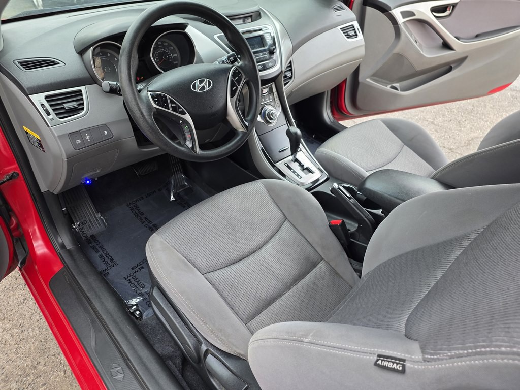 2013 Hyundai Elantra Image 10