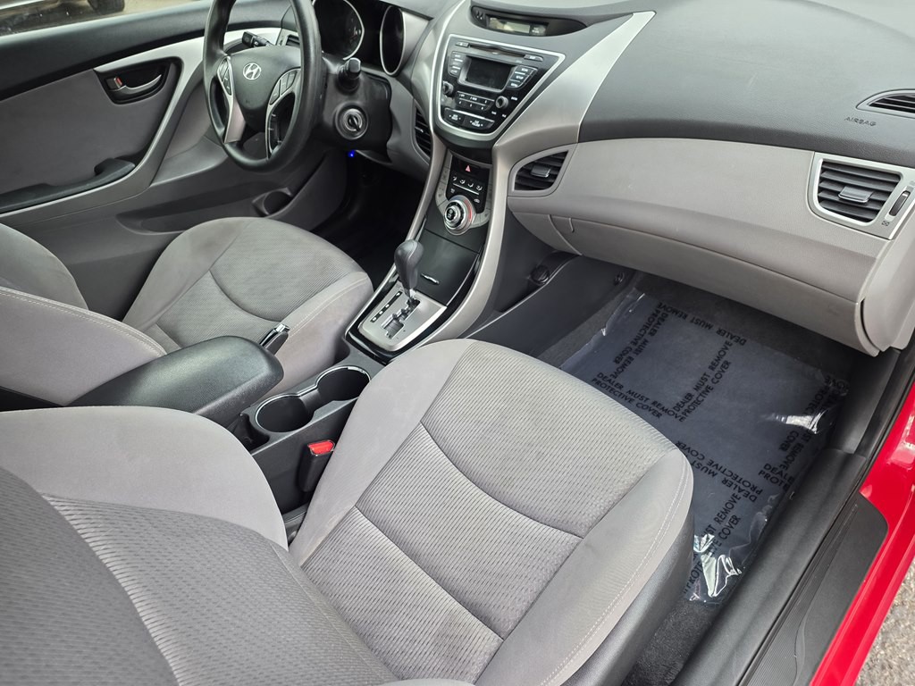 2013 Hyundai Elantra Image 12