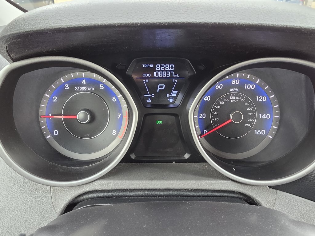 2013 Hyundai Elantra Image 14