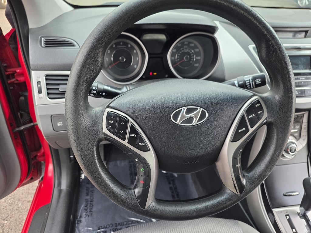 2013 Hyundai Elantra Image 15