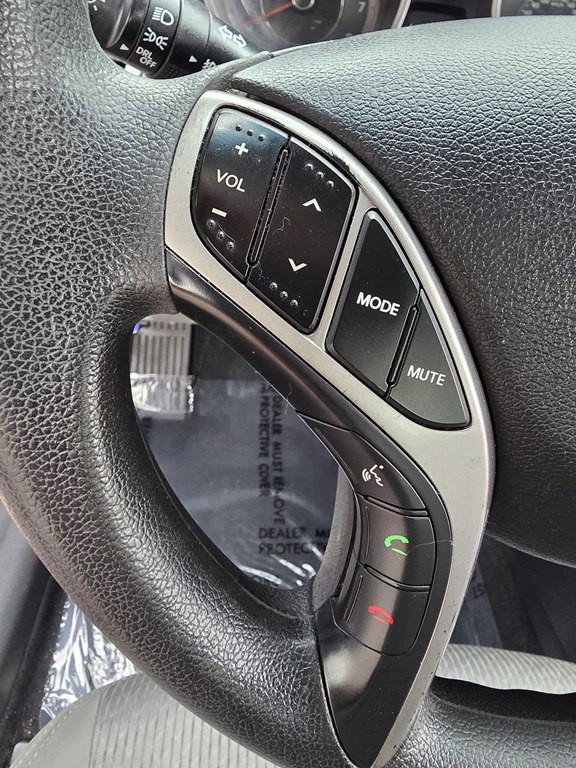 2013 Hyundai Elantra Image 16