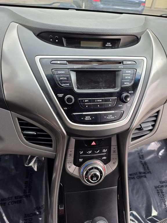 2013 Hyundai Elantra Image 18