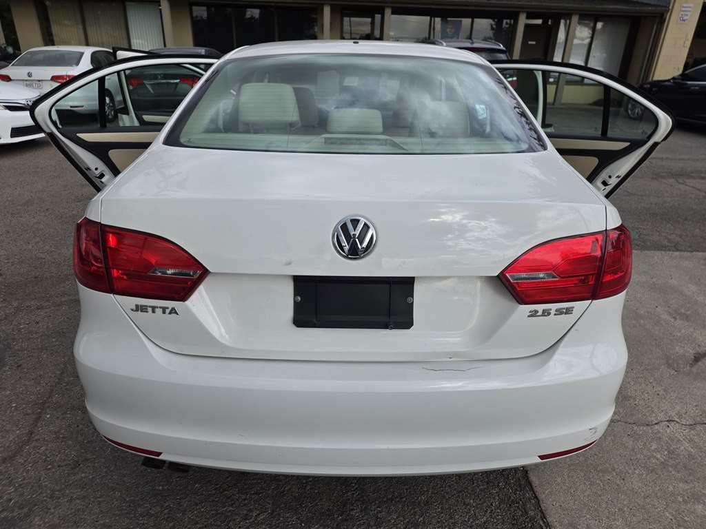 2012 Volkswagen Jetta Image 7