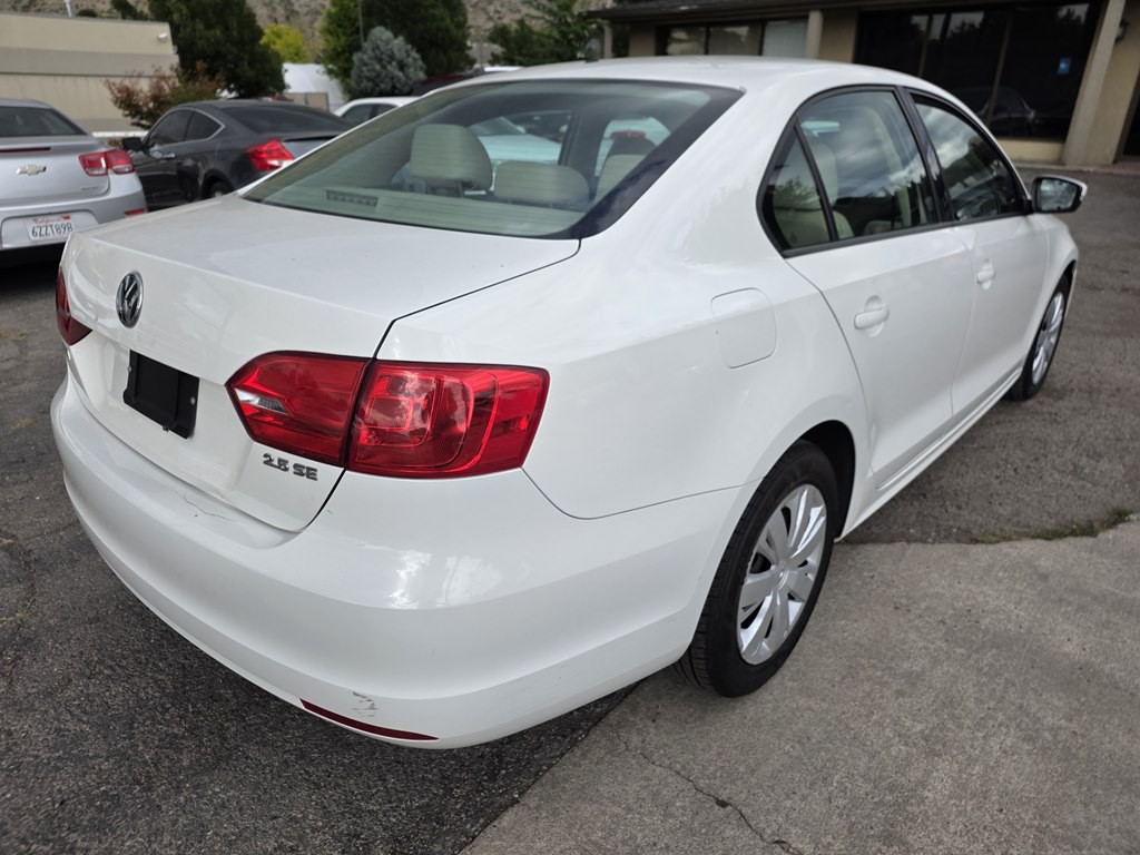 2012 Volkswagen Jetta Image 8
