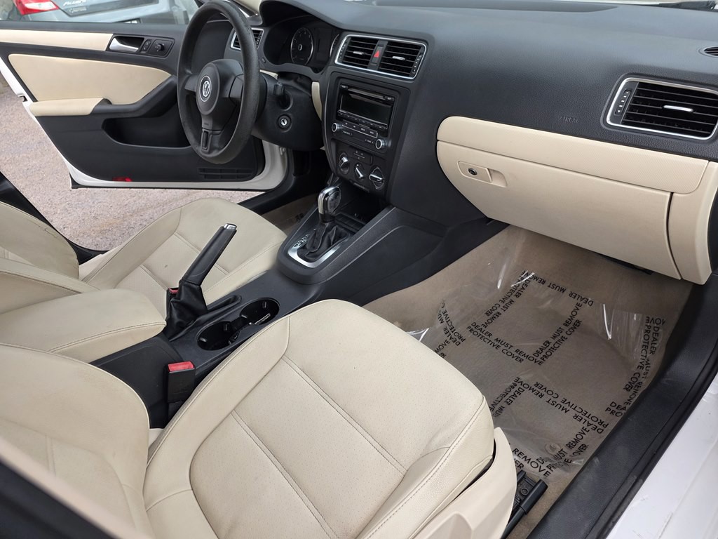 2012 Volkswagen Jetta Image 14