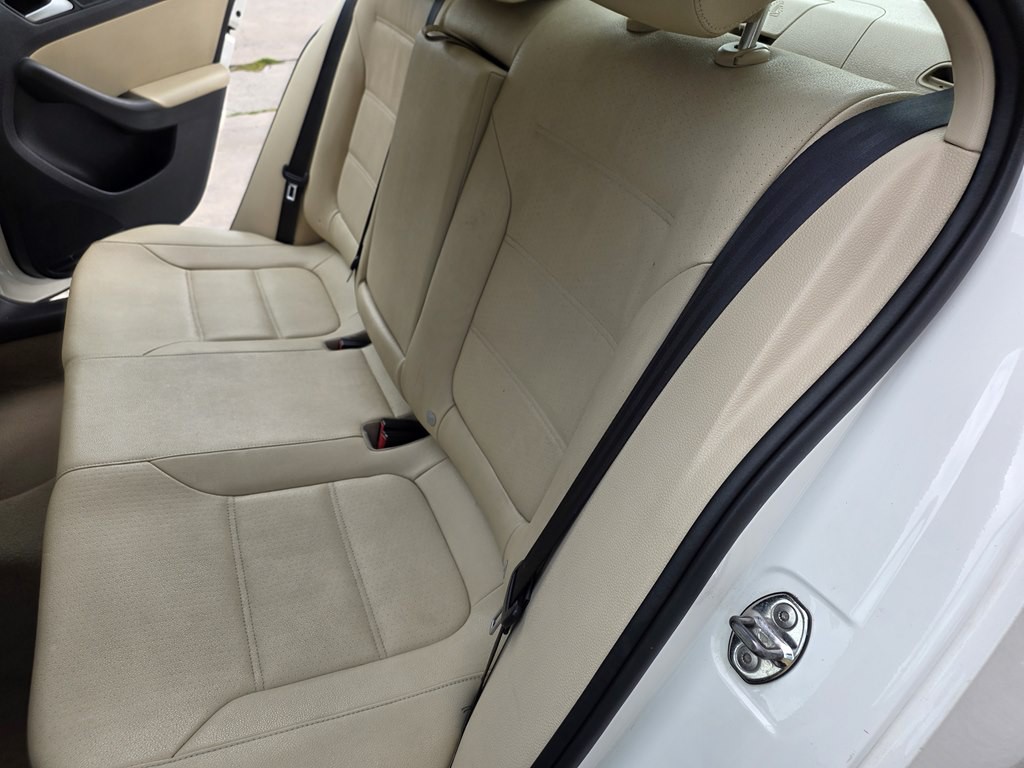 2012 Volkswagen Jetta Image 15