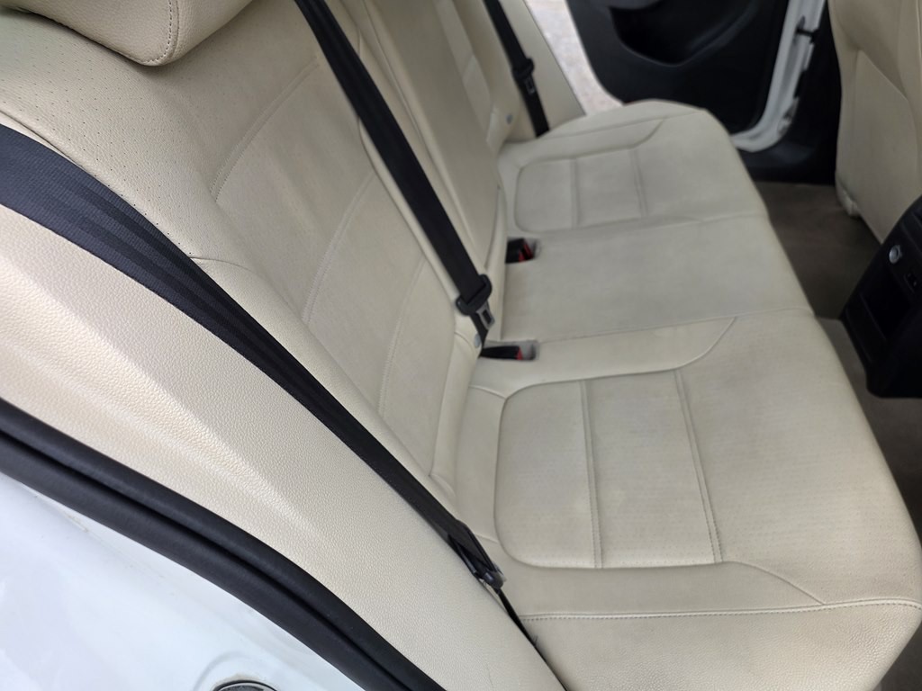 2012 Volkswagen Jetta Image 16