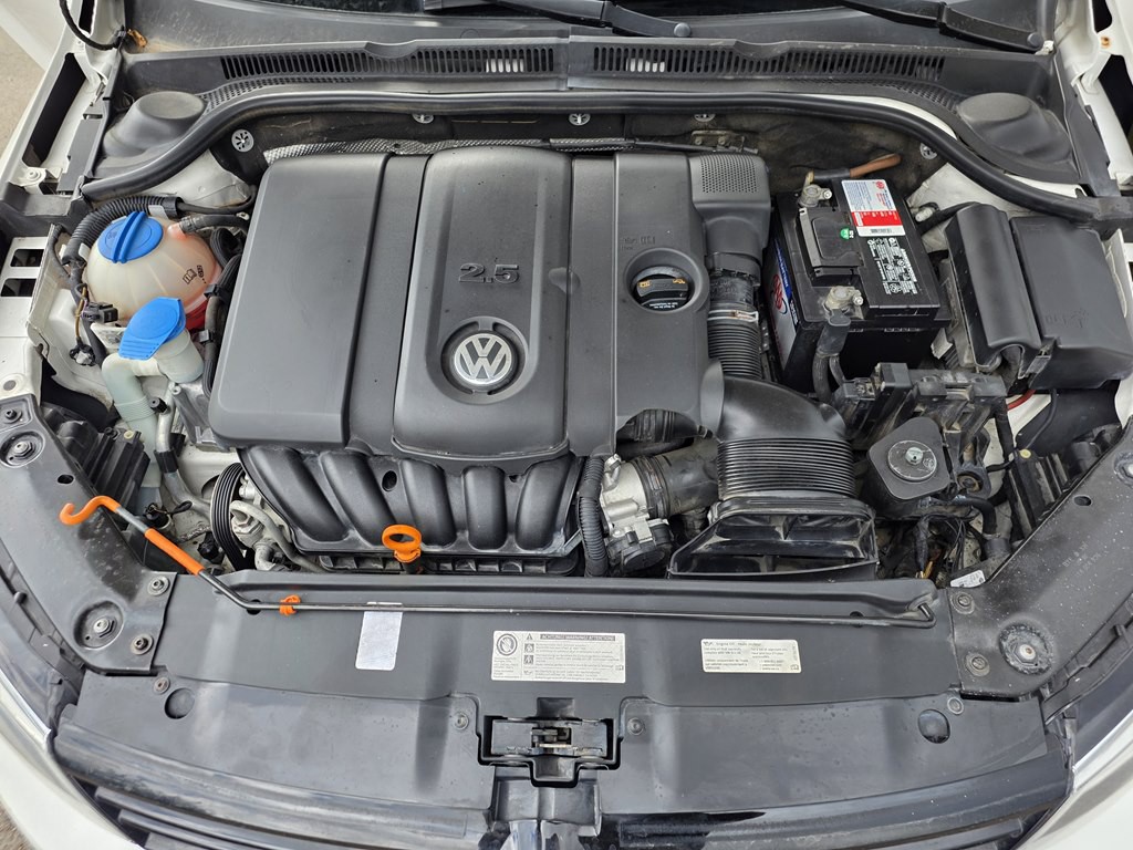 2012 Volkswagen Jetta Image 23
