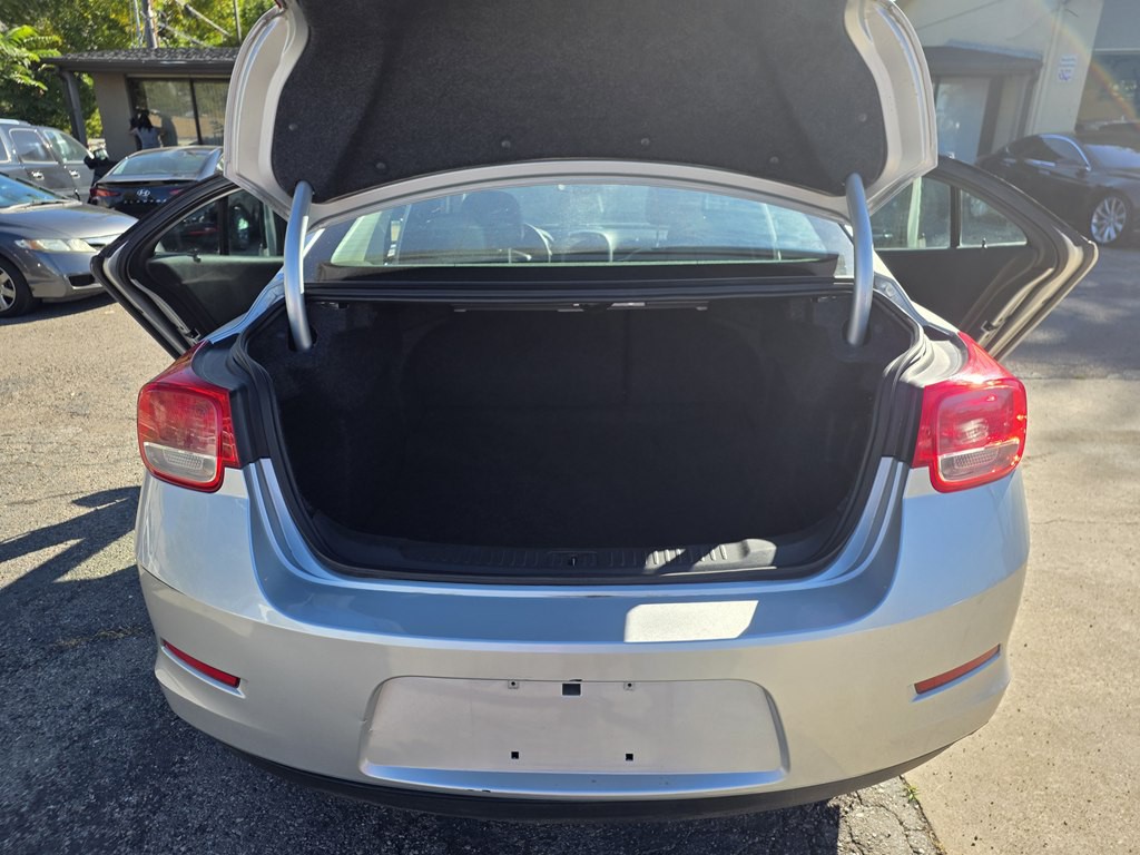 2013 Chevrolet Malibu Image 10