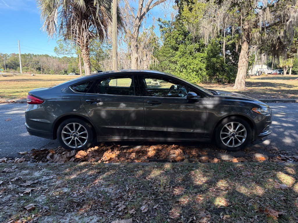 2017 Ford Fusion Image 3