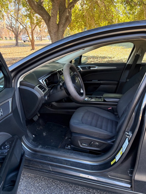 2017 Ford Fusion Image 5