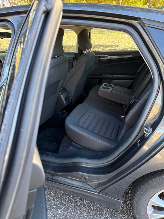 2017 Ford Fusion Image 6