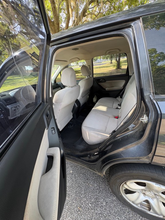 2014 Subaru Forester Image 9