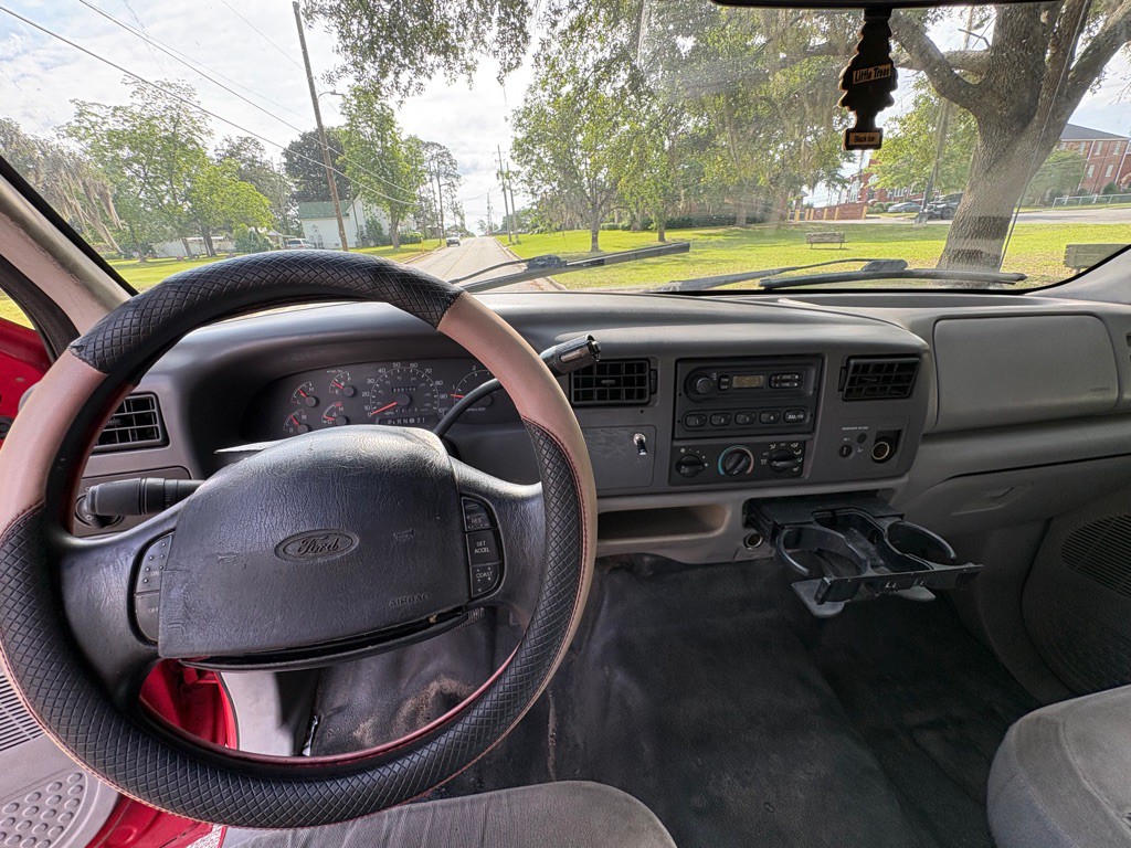 2001 Ford F-250 Image 9