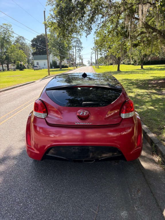 2013 Hyundai Veloster Image 2
