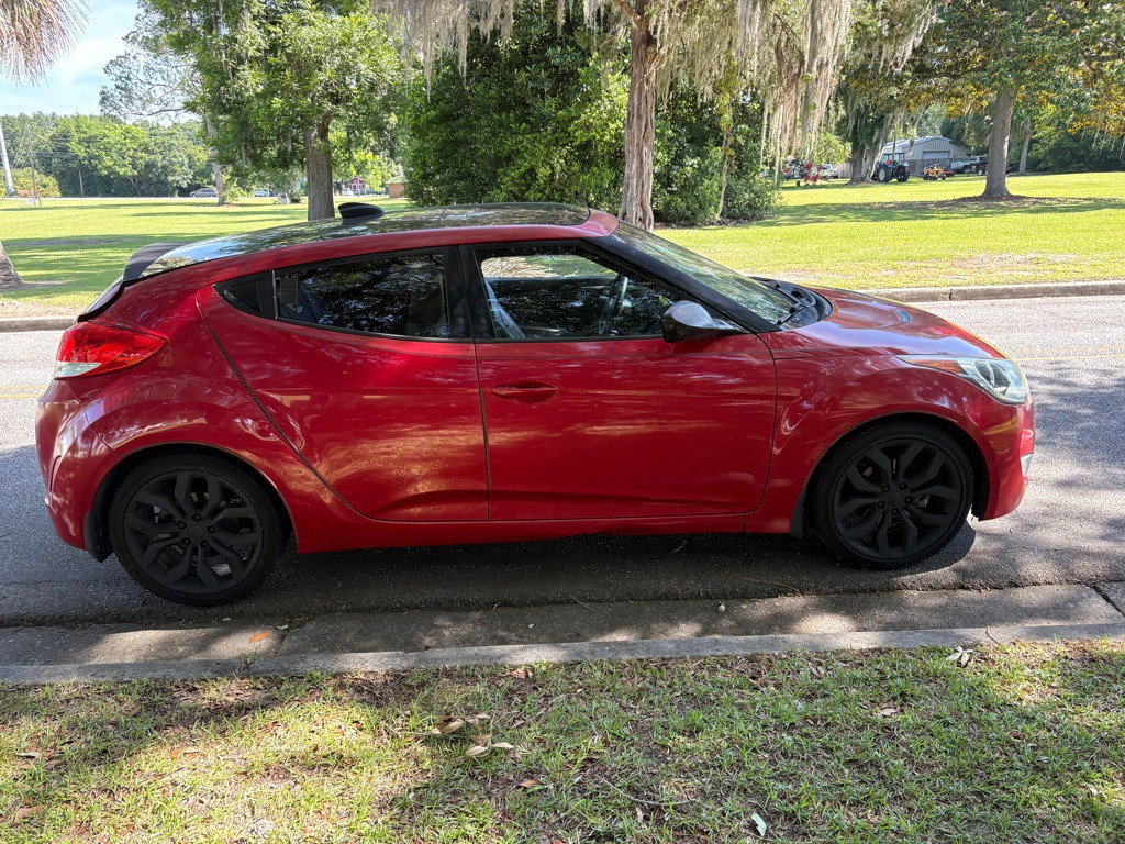 2013 Hyundai Veloster Image 3
