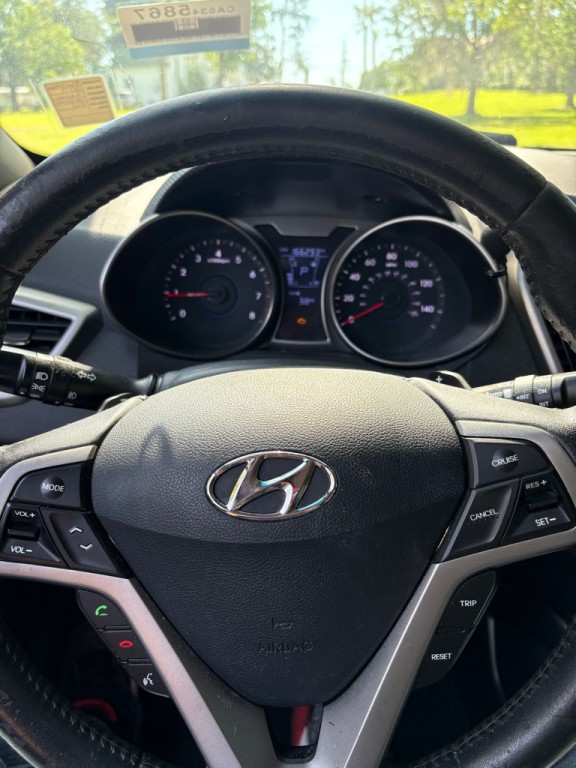 2013 Hyundai Veloster Image 9